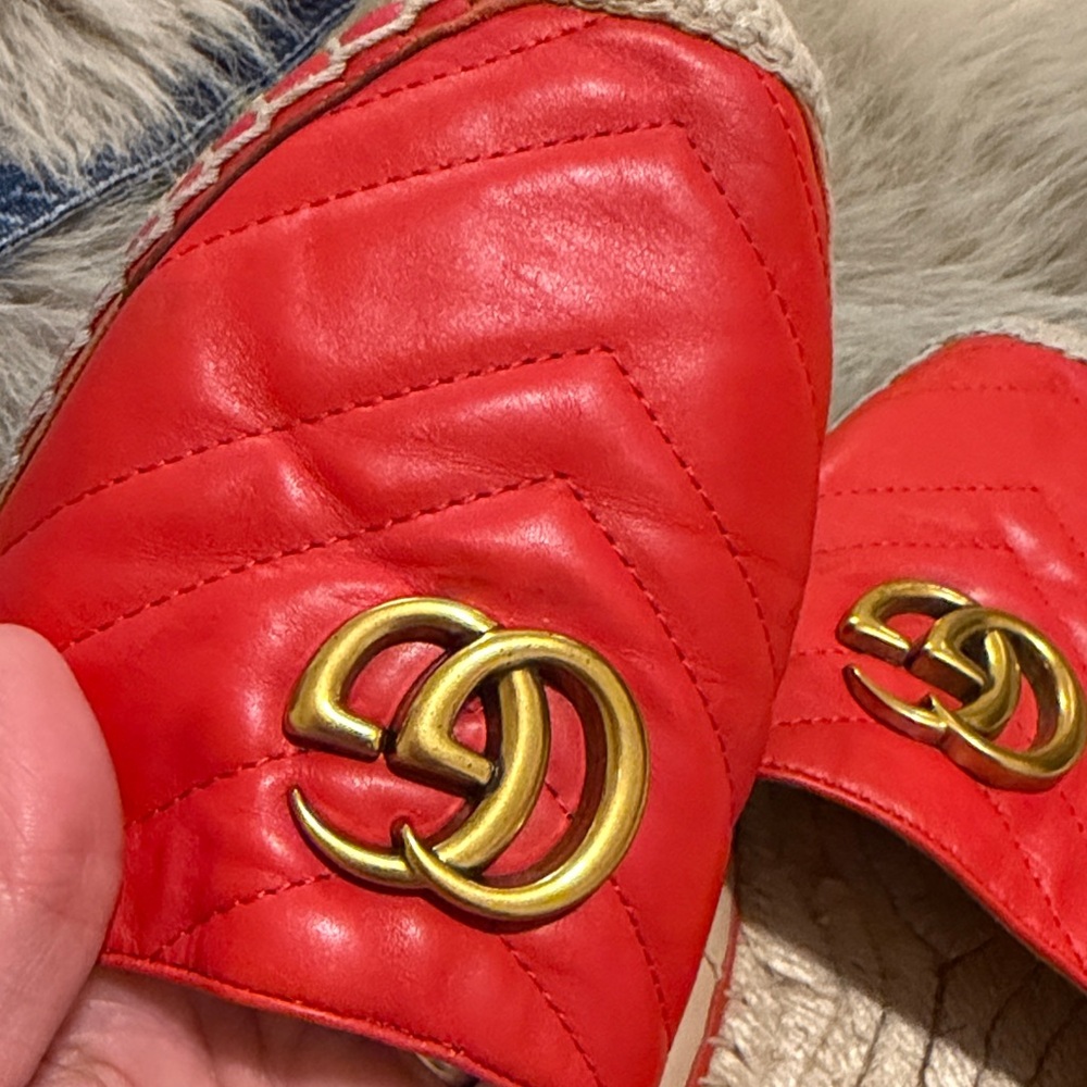 Gucci Red Espadrille Flats with Gold Logo - Picture 2 of 7